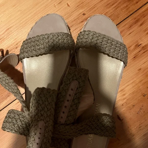 Brand new Stuart Weizman crochet Alexo sandals. Olive green color - Picture 7 of 12